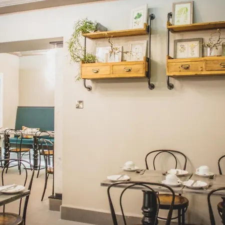 巴尔那斯莱德旅店 招待所 丁格尔